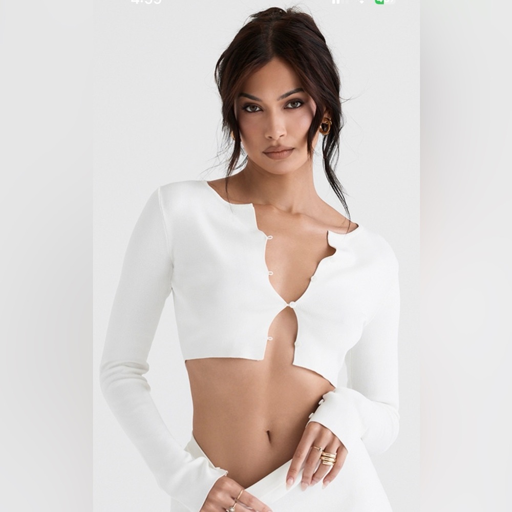 House of CB ELOISE
Ivory Cropped Cardigan